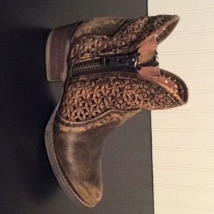 Circle G ankle bootie